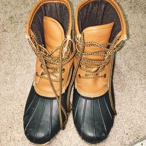 Winter duck boots